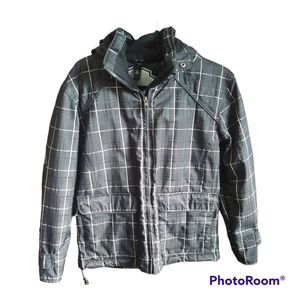 Core Powderroom women's XS ski-snowboard jacket. Black-white removable hood